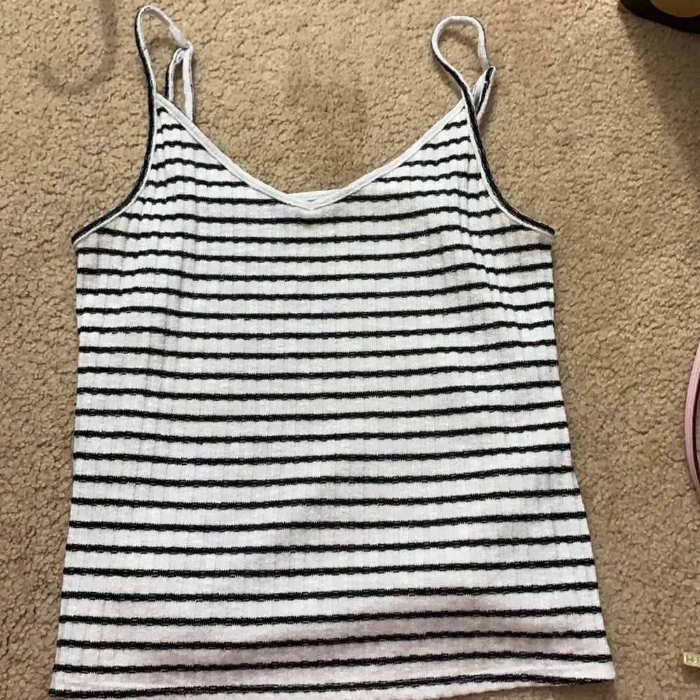 !!! GENTLY USED OLD NAVY TANK!!!
